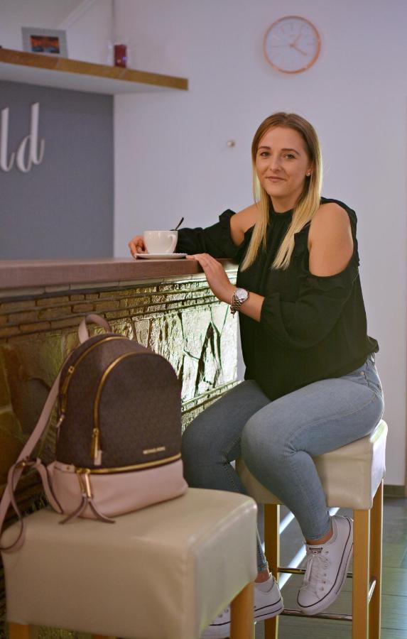 R.Gold Apartman Makó エクステリア 写真