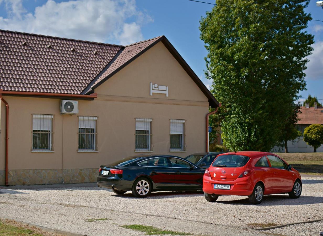 R.Gold Apartman Makó エクステリア 写真