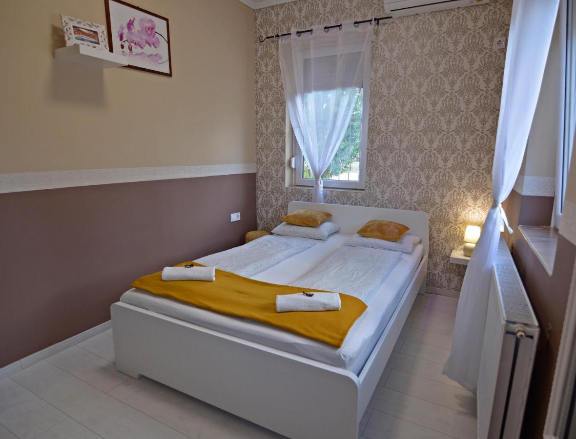 R.Gold Apartman Makó エクステリア 写真