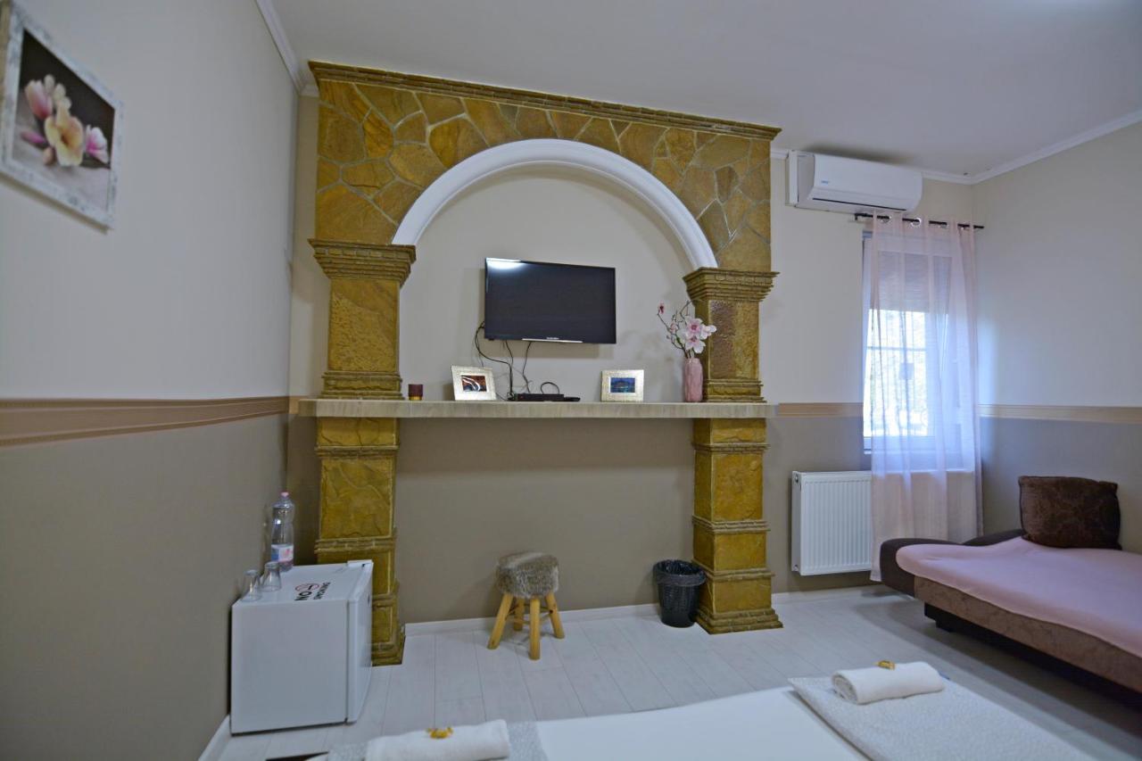 R.Gold Apartman Makó エクステリア 写真