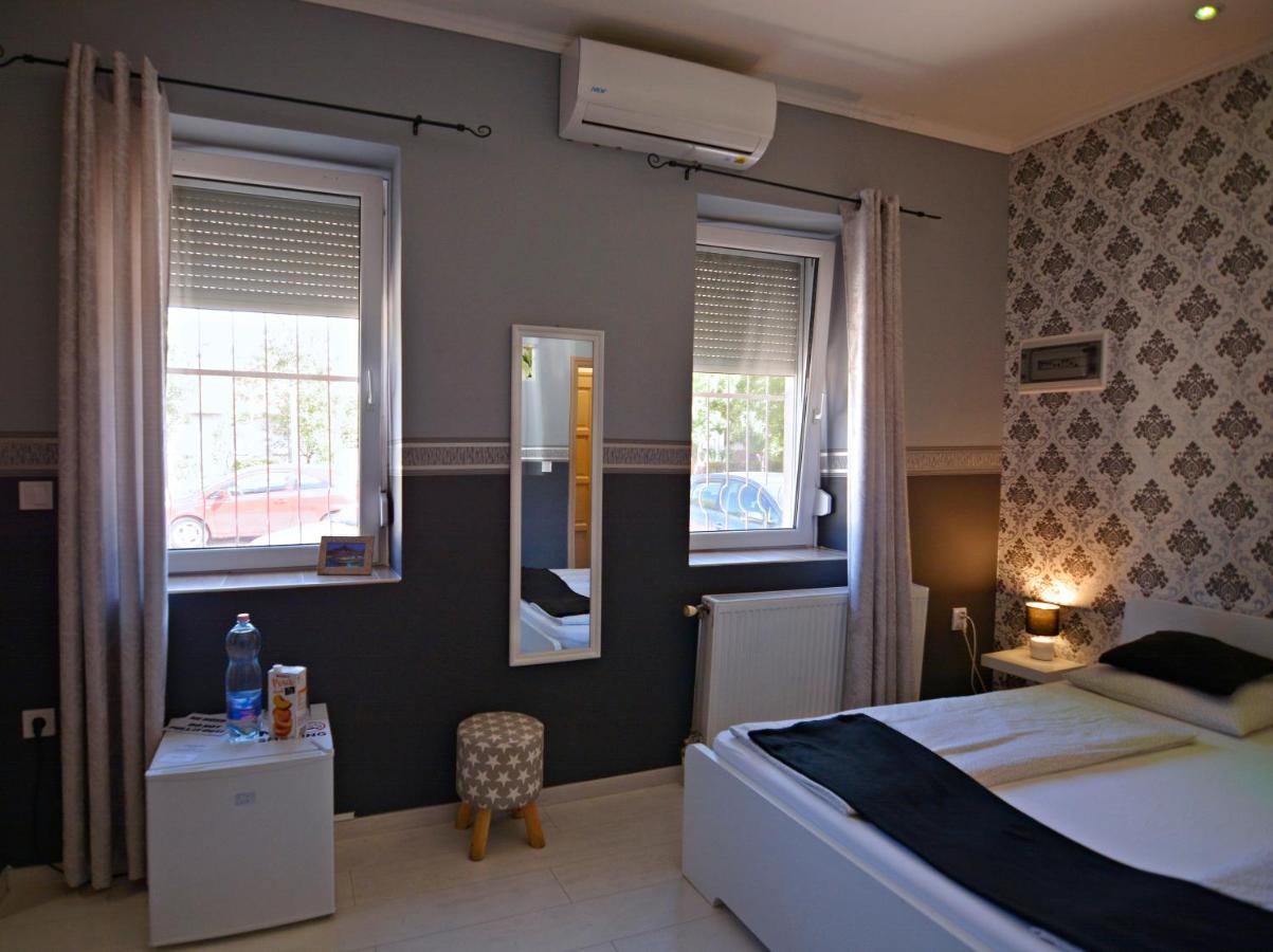 R.Gold Apartman Makó エクステリア 写真