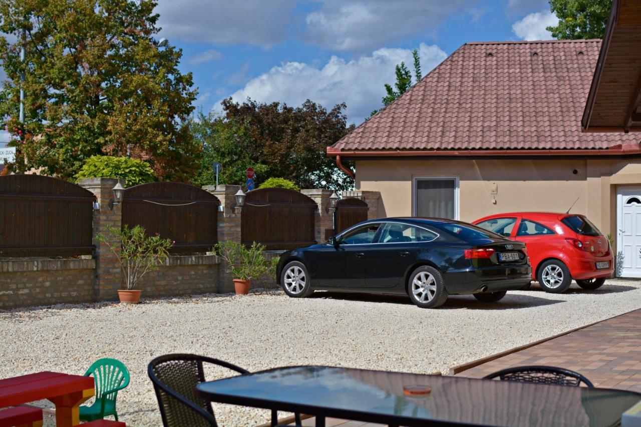 R.Gold Apartman Makó エクステリア 写真