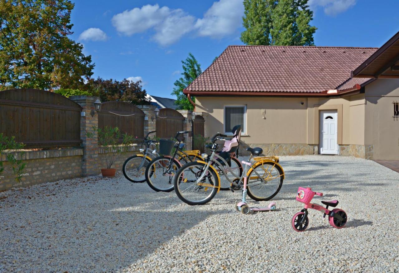 R.Gold Apartman Makó エクステリア 写真