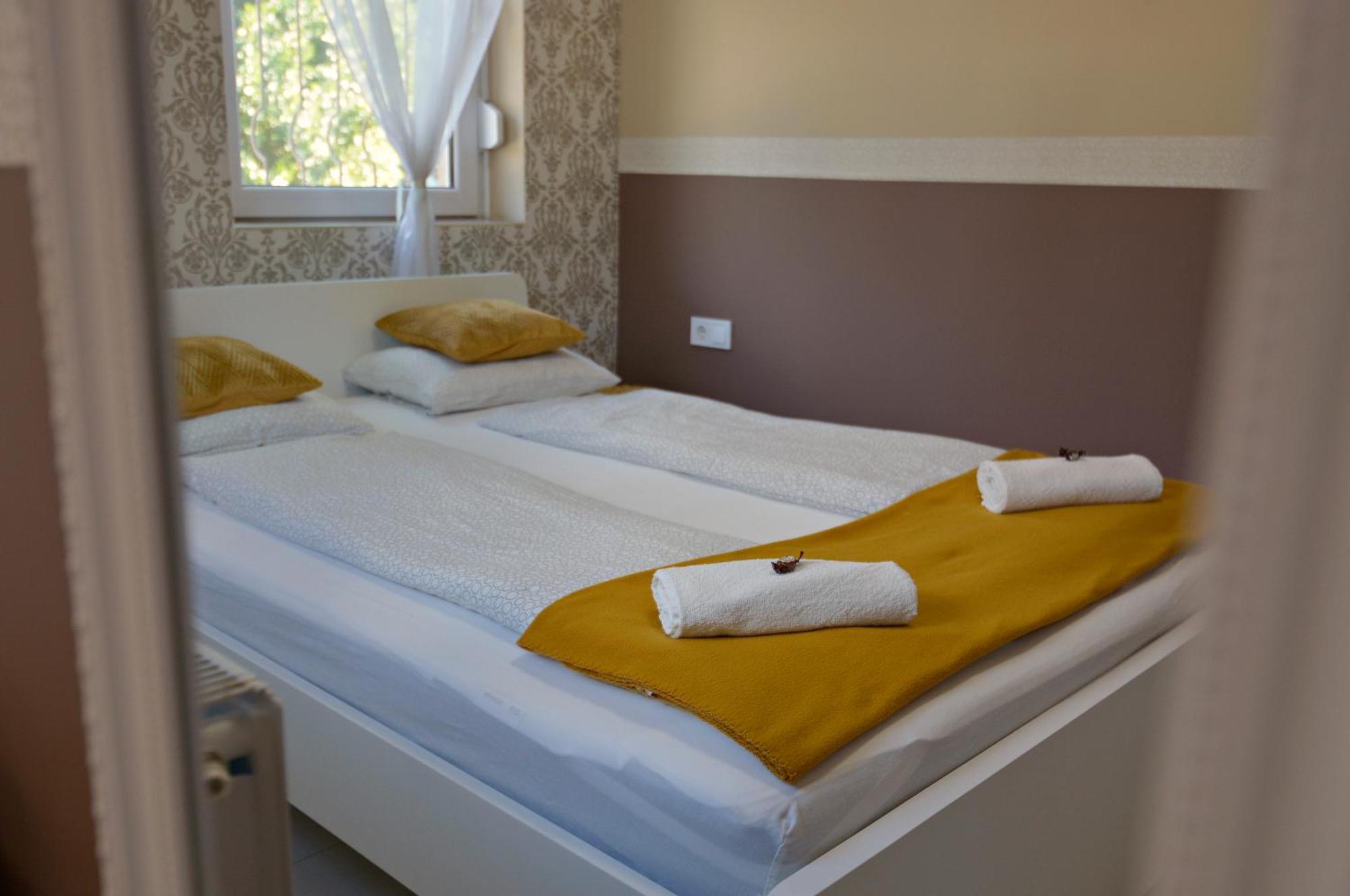 R.Gold Apartman Makó エクステリア 写真